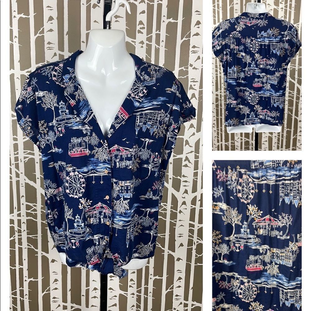 Carnival Cafe Novelty Print Button Up Tie Front Short Sleeve Top sz M